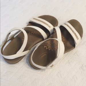 Aetrex sandals